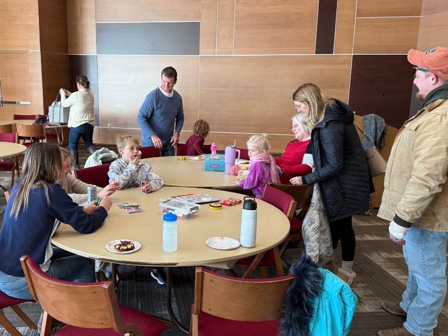 900x675 Indianola kids